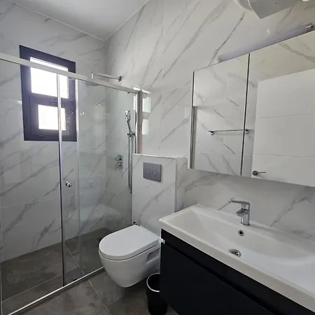 Pompeius Beachside Retreat 2-Bedroom Apartment Perivolia tou Trikomou Exterior photo