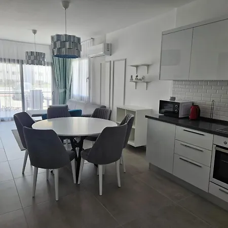 Pompeius Beachside Retreat 2-Bedroom Apartment Perivolia tou Trikomou Exterior photo