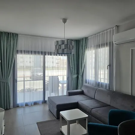 Pompeius Beachside Retreat 2-Bedroom Apartment Perivolia tou Trikomou Exterior photo