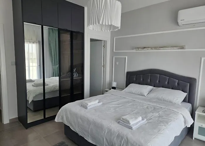 Pompeius Beachside Retreat 2-Bedroom Apartment